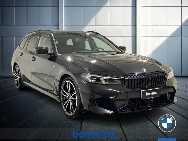 BMW 3 Series view 4