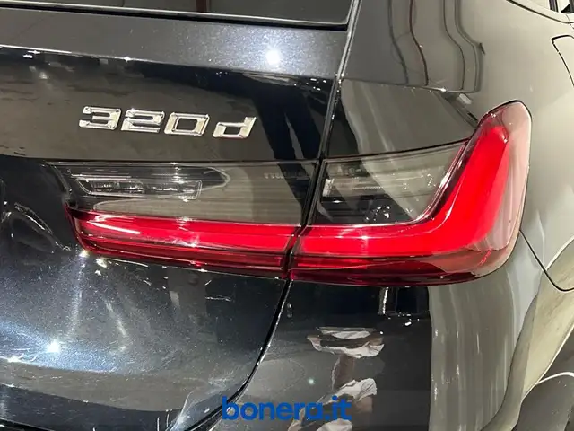 BMW 3 Series view 11