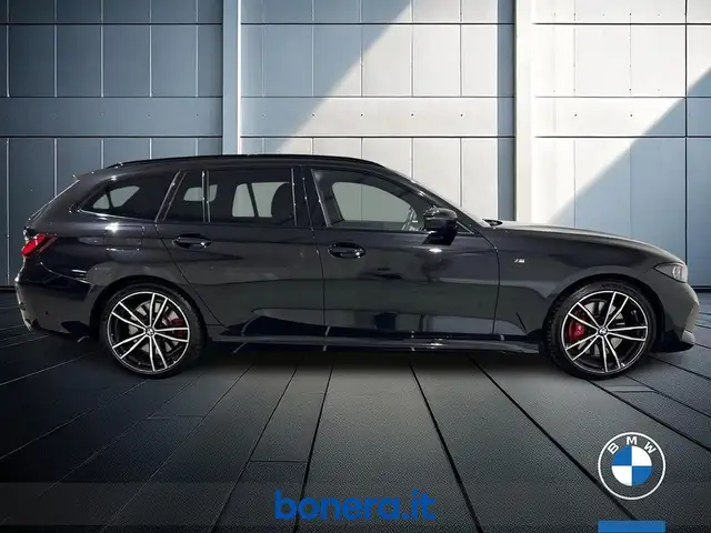 BMW 3 Series view 5