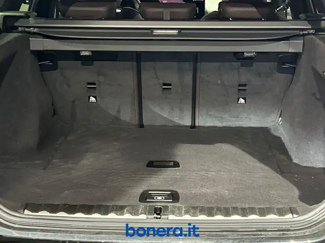 BMW 3 Series view 13