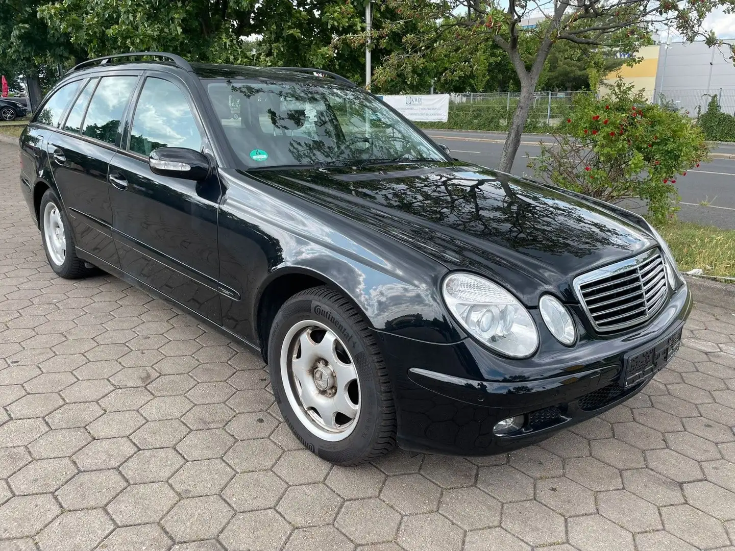 Mercedes-Benz E 200 KOMPRESSOR CLASSIC - 2