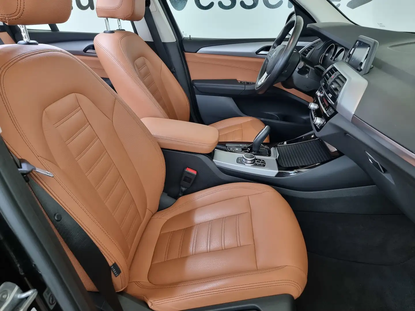 BMW X3 xDrive 20d Advantage Leder Navi LED Zwart - 2
