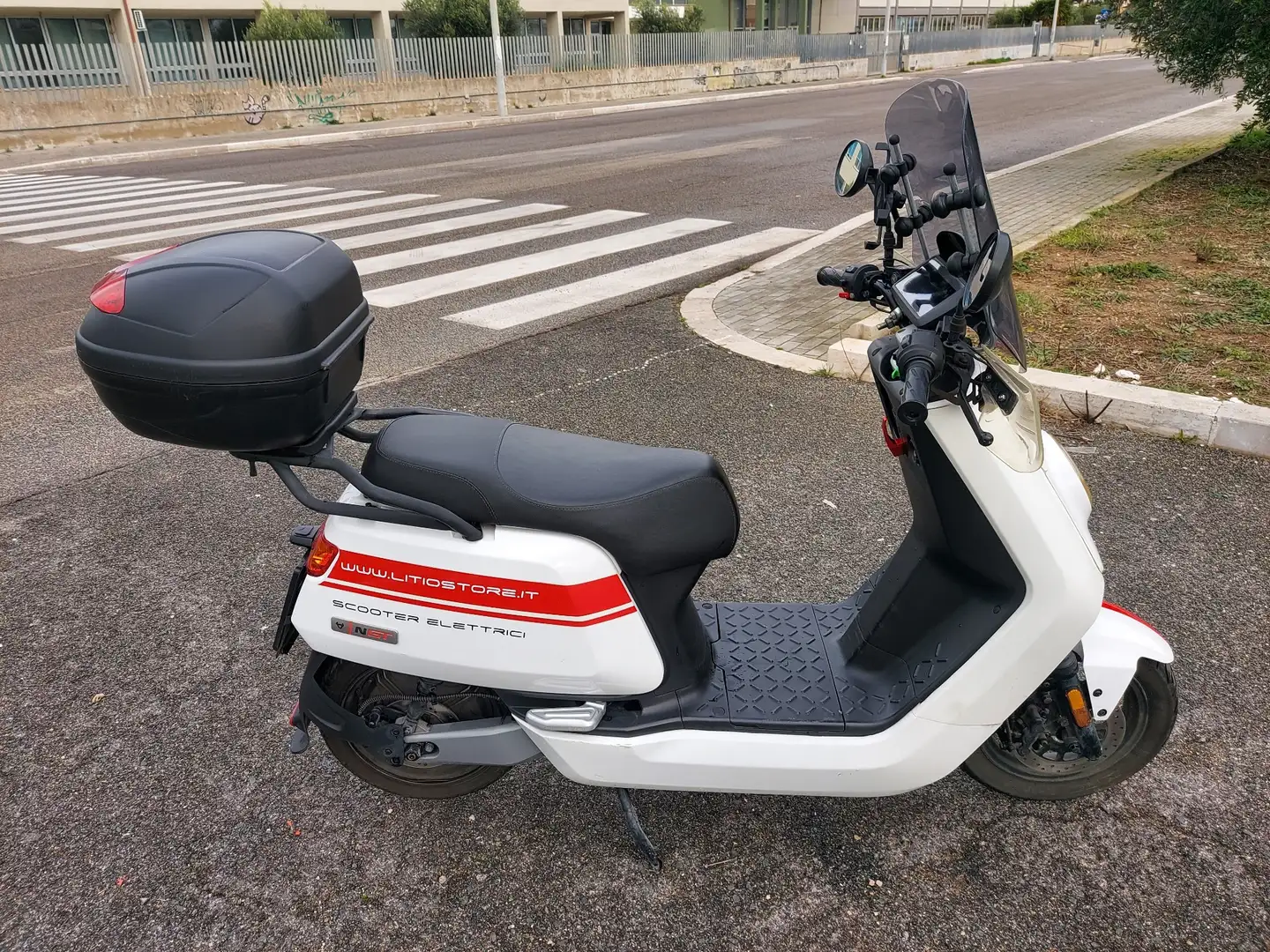 Niu Alb - 1