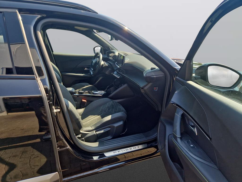 Peugeot 2008 GT — photo 13