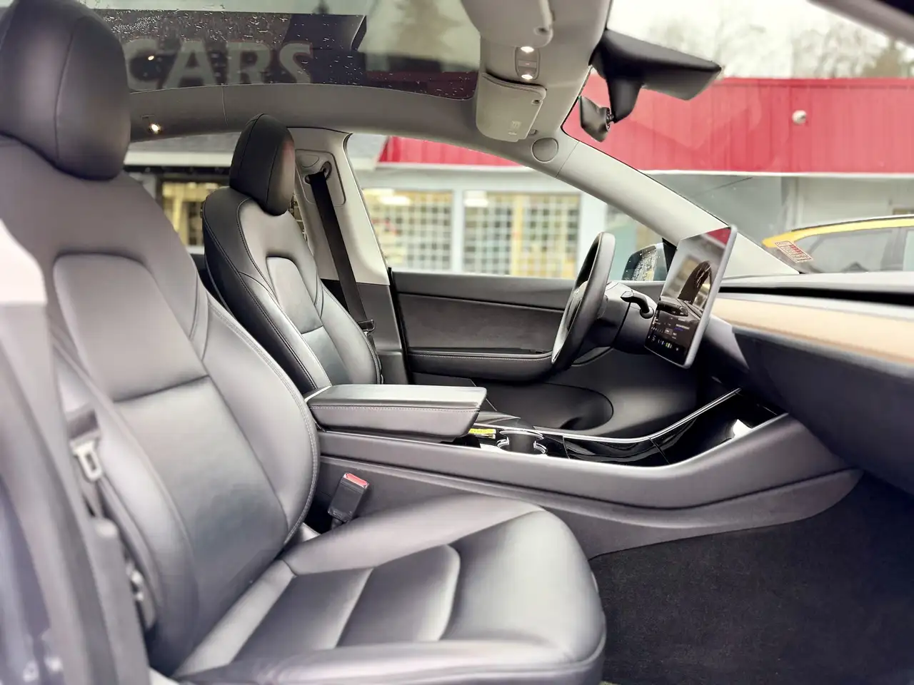 Tesla Model Y снимка Tesla Model Y