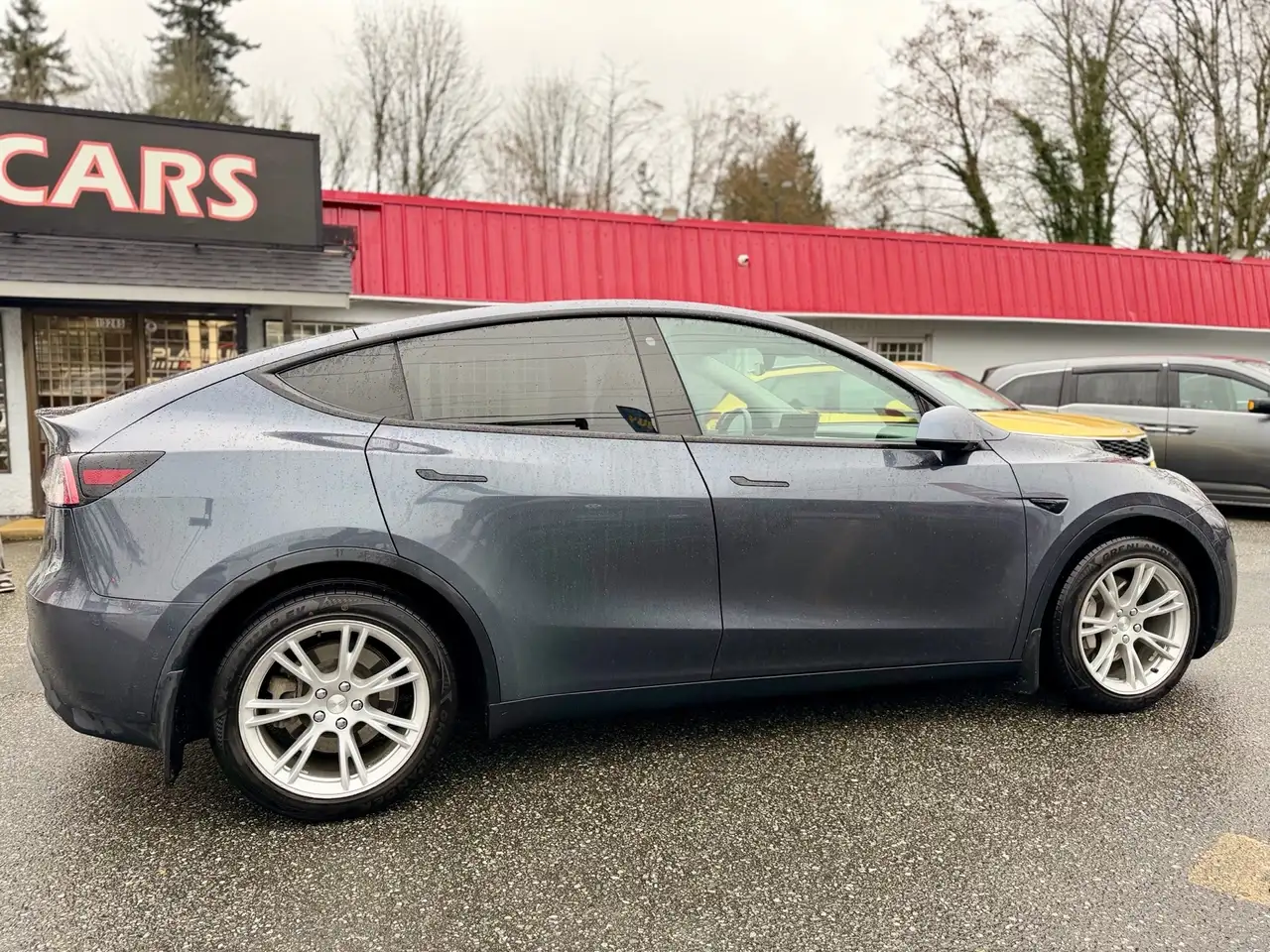 Tesla Model Y снимка Tesla Model Y