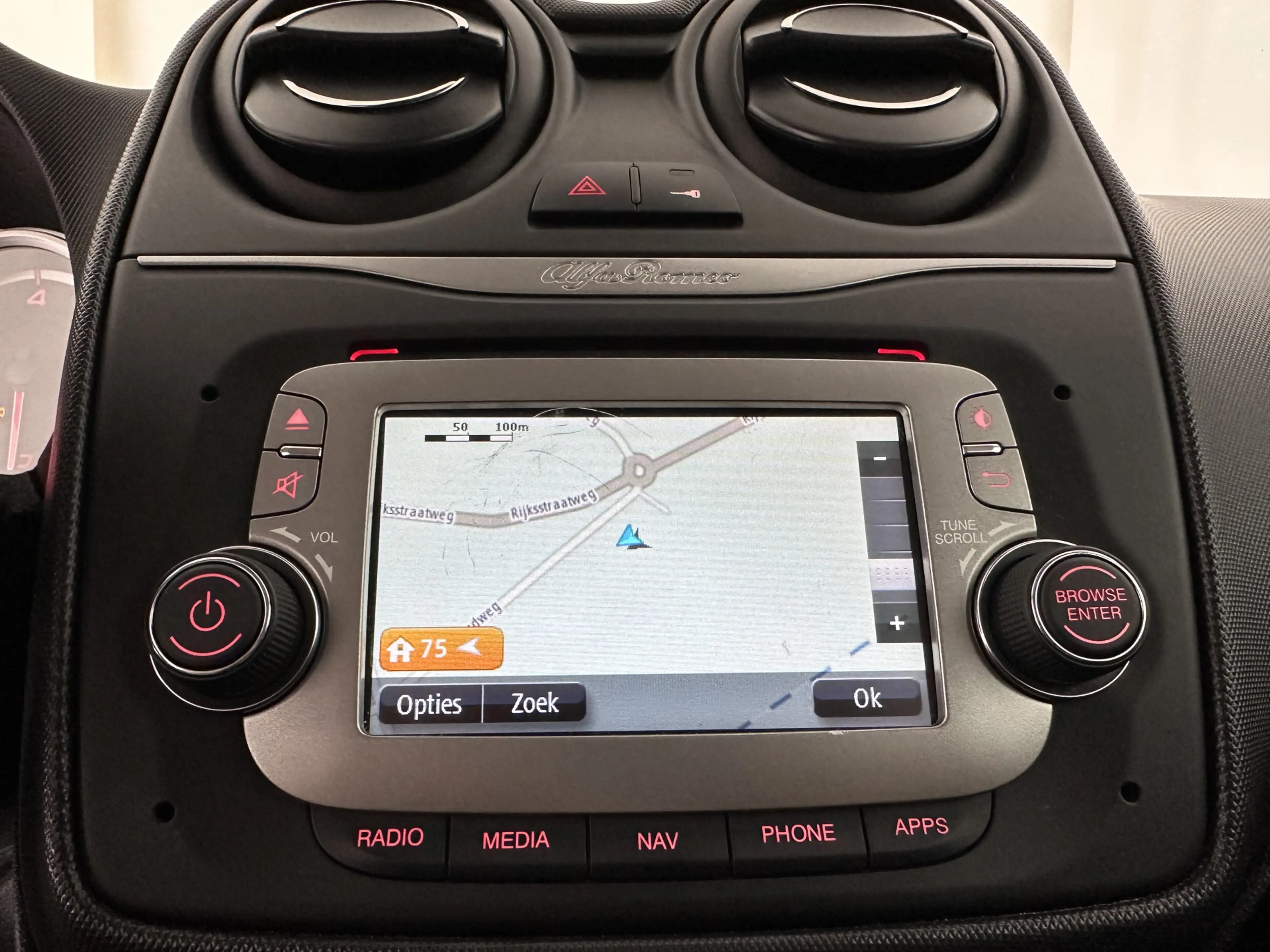 Alfa Romeo MiTo 1.3 JTDm ECO *NAVI-FULLMAP | AIRCO | DAB | PDC | S — photo 12