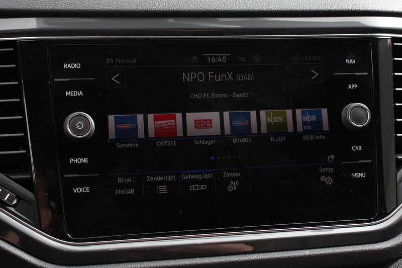 Volkswagen T-Roc 1.5 TSI Sport DSG Navigatie Adaptieve Cruise Contr — photo 14