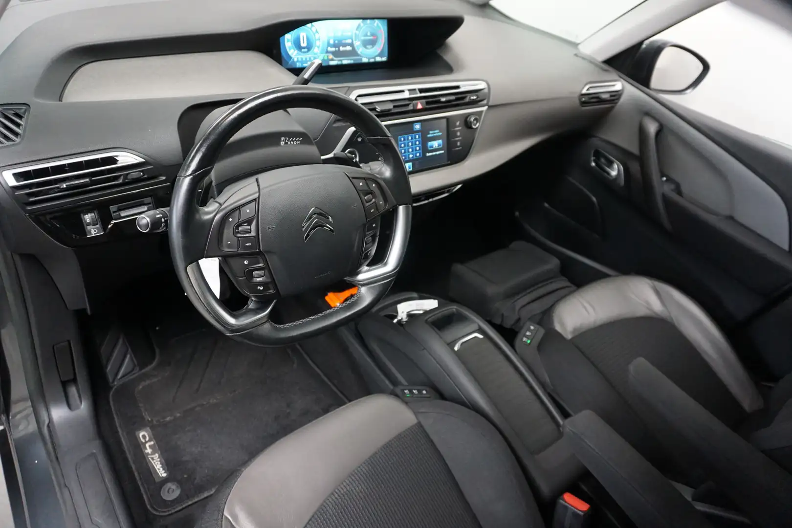 Citroen Grand C4 Picasso 1.6 e-THP Intensive AUTOMAAT! 165 PK! MASSAGE NAVI Grijs - 2