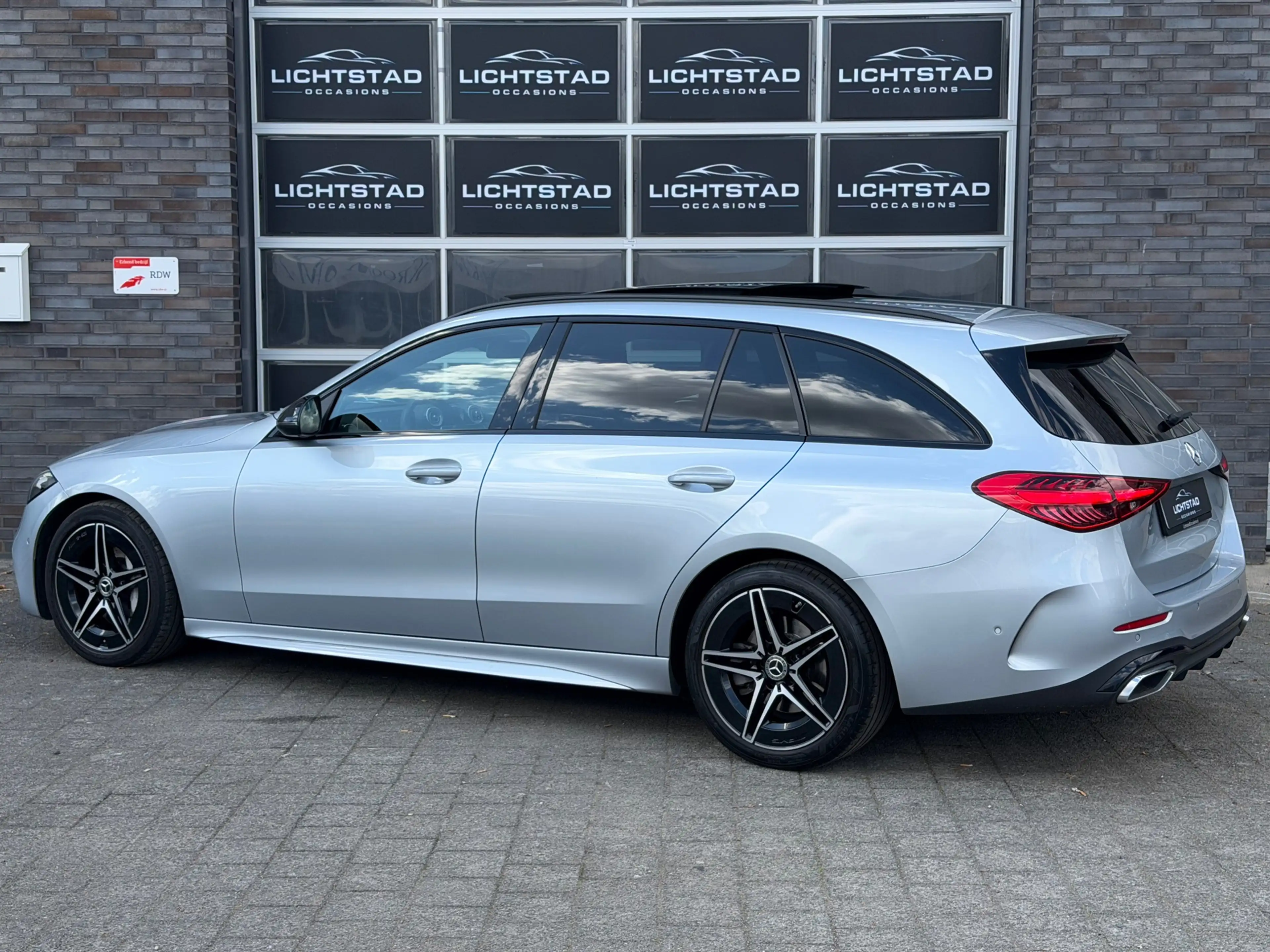 Mercedes-Benz C 200 Estate AMG Line PANO CRUISE SFEERVERLICHTING 100% — photo 12