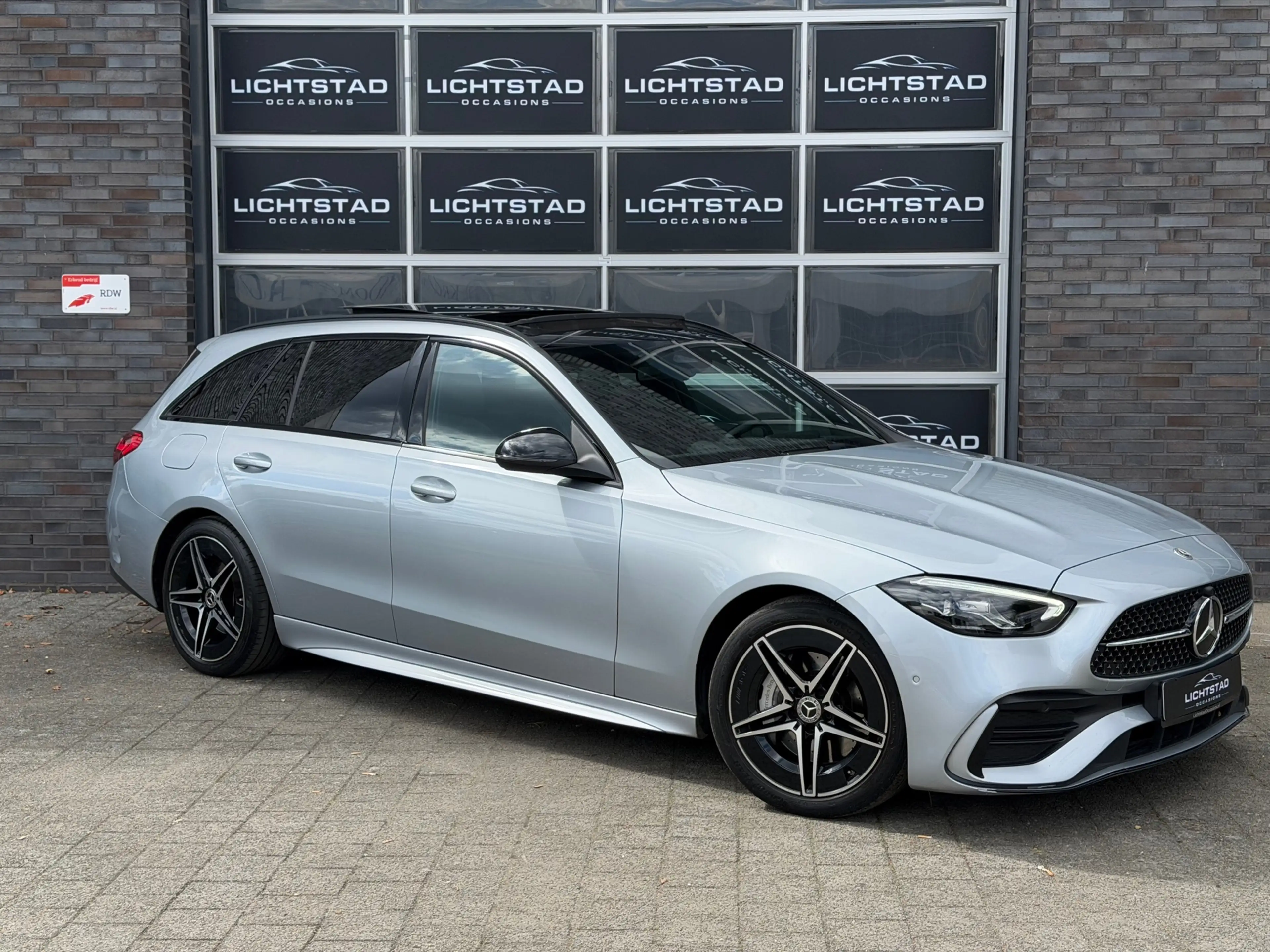 Mercedes-Benz C 200 Estate AMG Line PANO CRUISE SFEERVERLICHTING 100% — photo 3