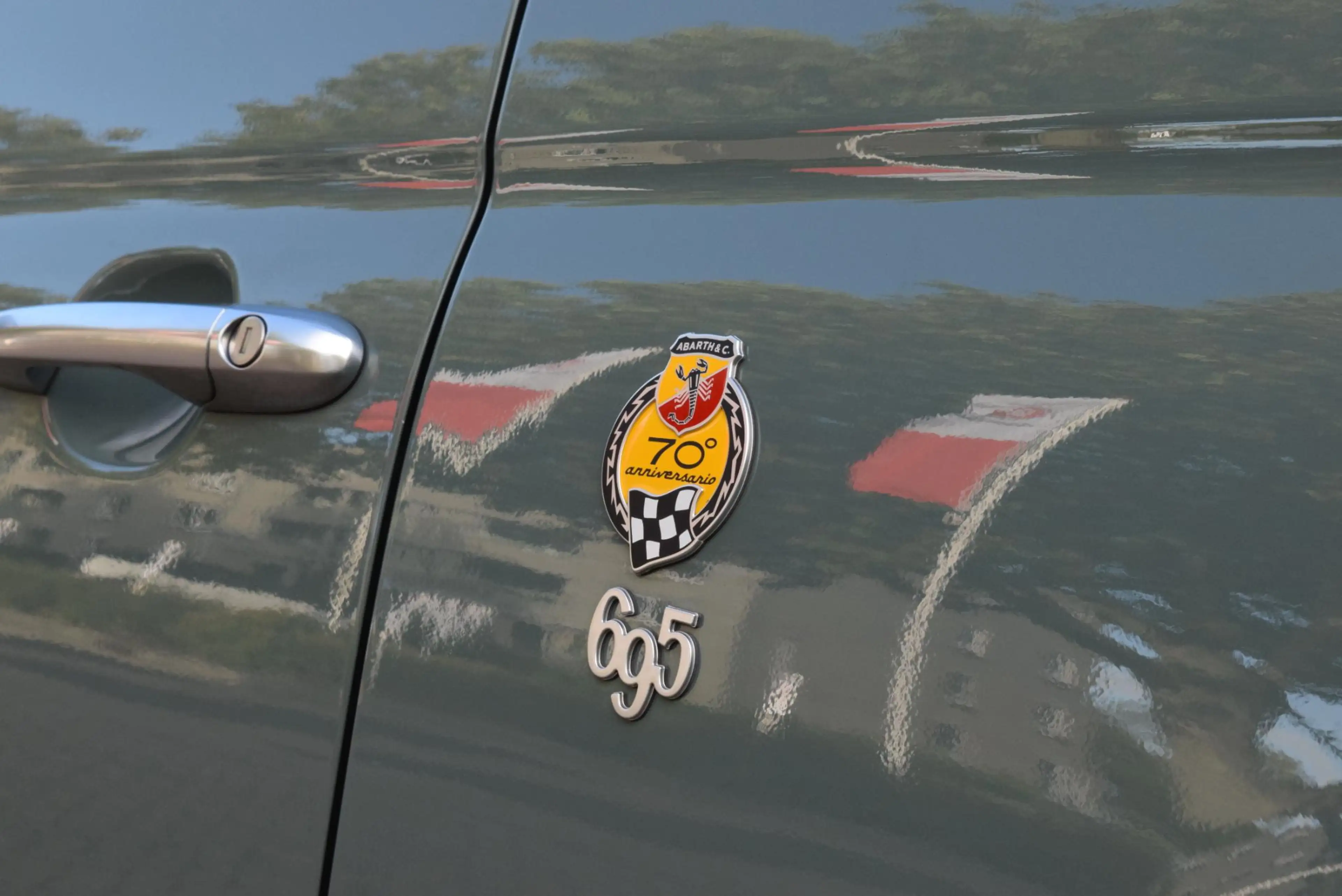 Fiat 500 Abarth 1.4 T-Jet 180pk Abarth|70th Anniversary|1 van 1949 — photo 14