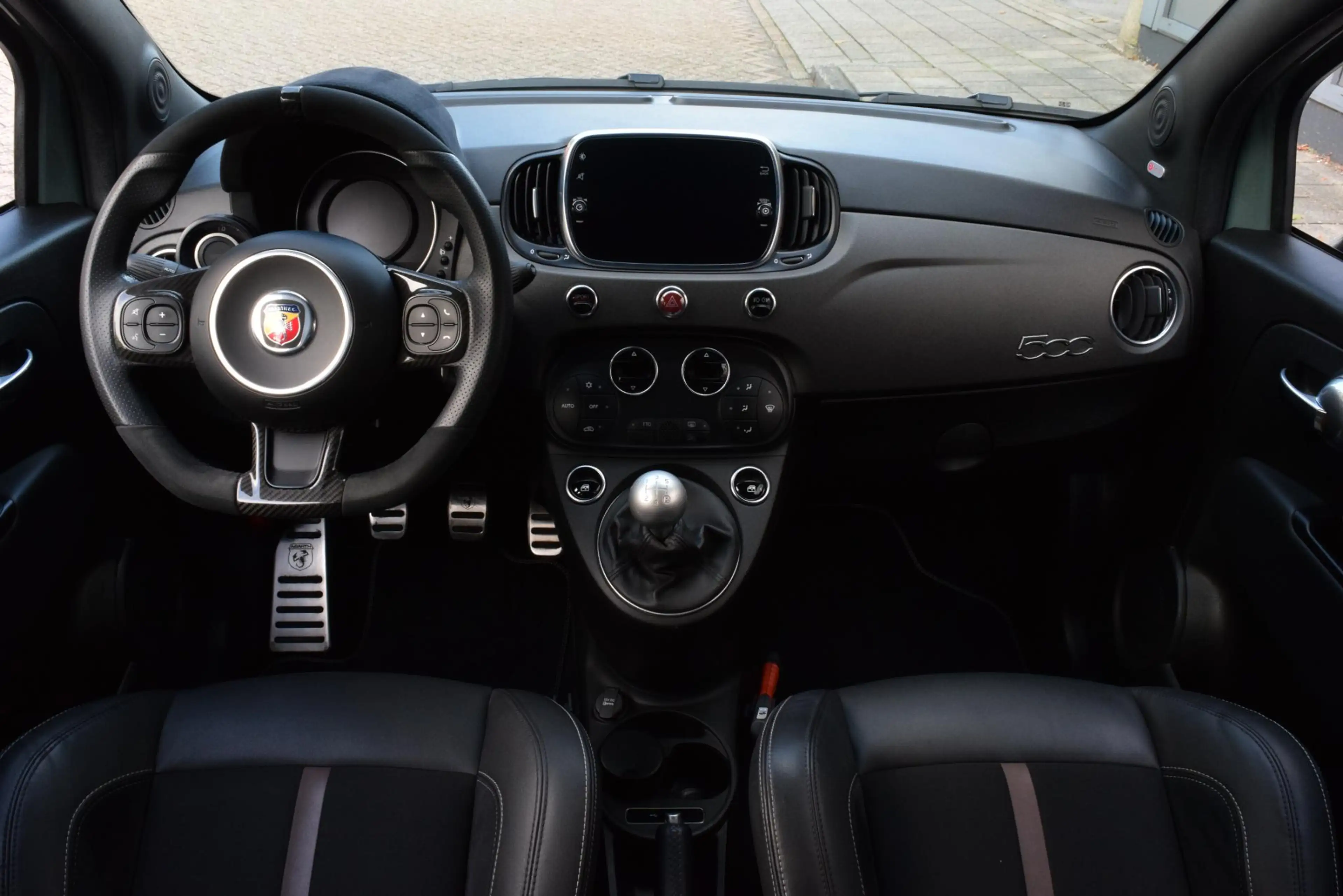 Fiat 500 Abarth 1.4 T-Jet 180pk Abarth|70th Anniversary|1 van 1949 — photo 21