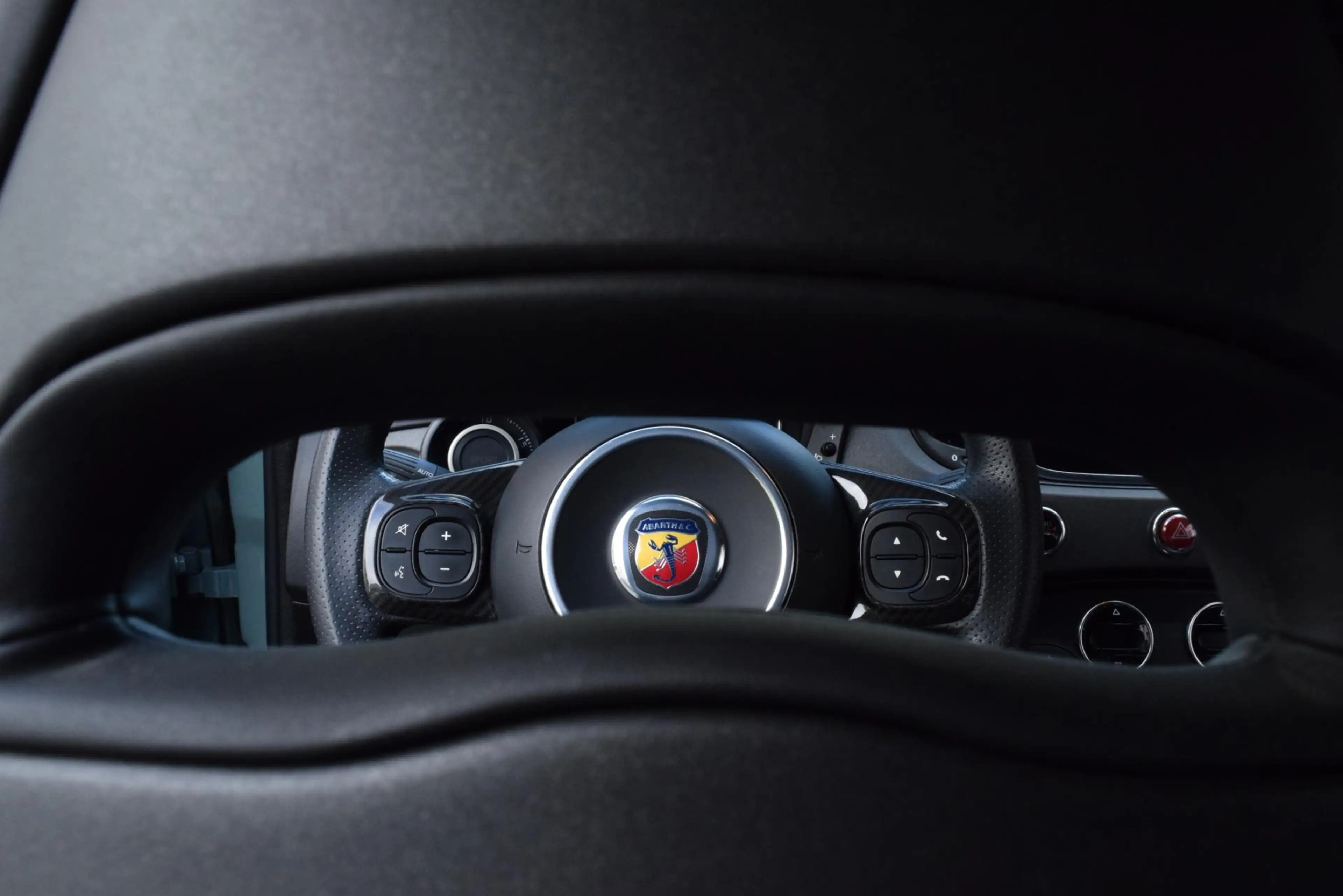 Fiat 500 Abarth 1.4 T-Jet 180pk Abarth|70th Anniversary|1 van 1949 — photo 30