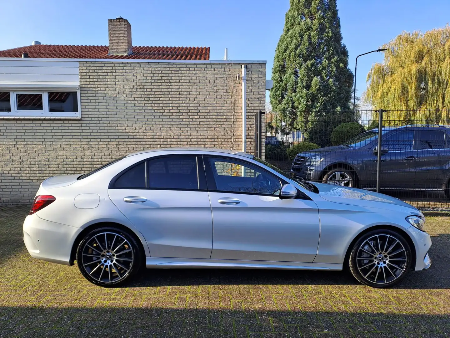 Mercedes-Benz C 300 Prestige Grijs - 2