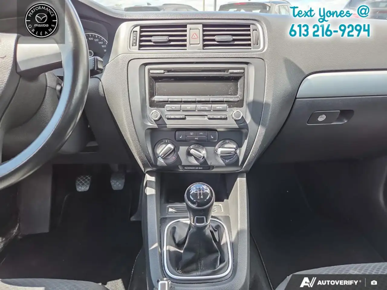 Volkswagen Jetta снимка Volkswagen Jetta