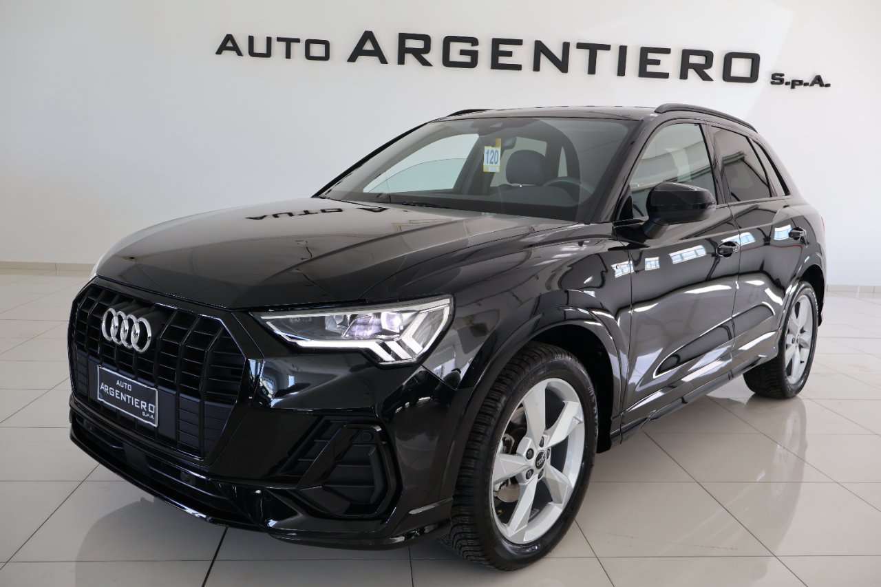 Audi Q3 35 2.0 tdi Identity Black s-tronic