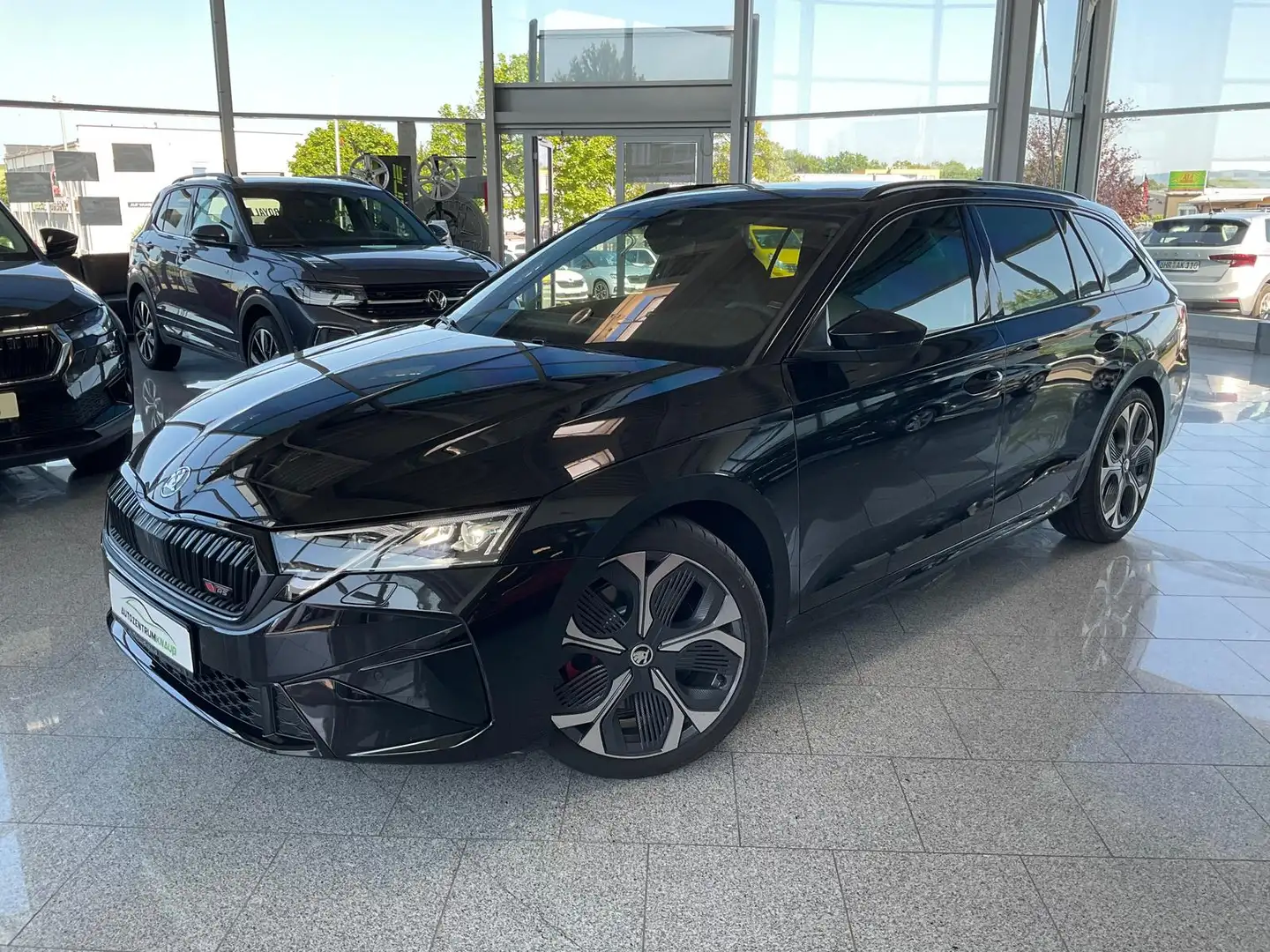 Skoda Octavia 2.0TSI RS Pano AHK Matrix R-Kam ACC Schlaf-Kopfstü Schwarz - 1