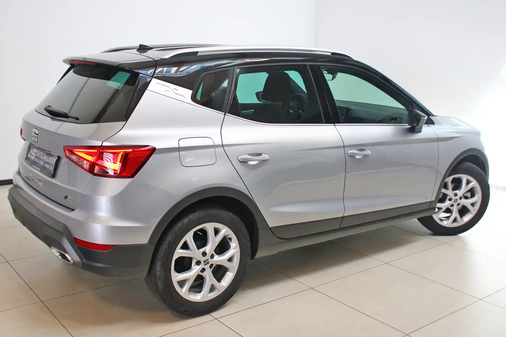 SEAT Arona 1.0 TSI FR ACC|CarPlay|LED|PDC|GARANTIE|USB Zilver - 2