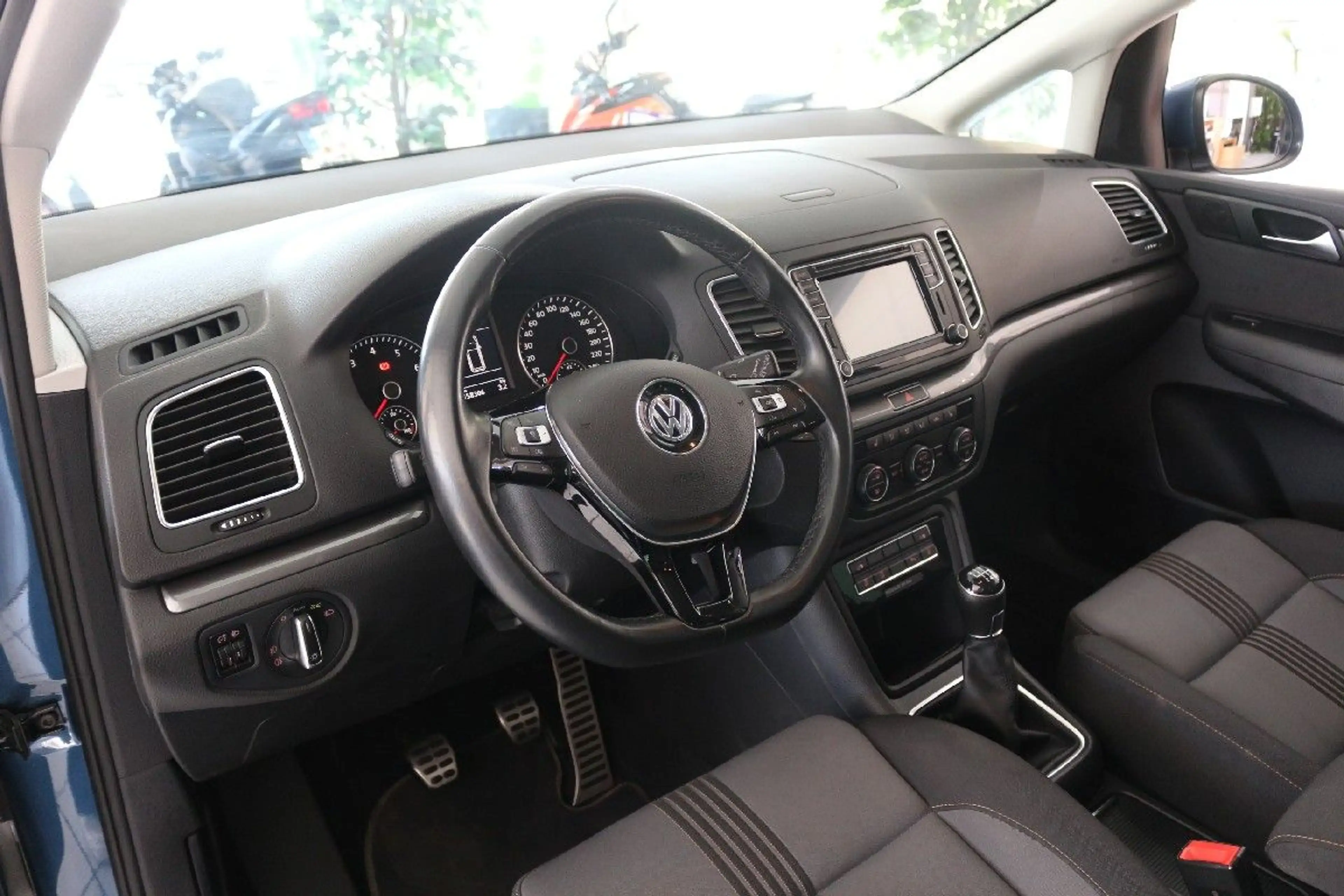 Volkswagen Sharan 1.4 TSI - Navi-Kamera-7Sitze-AHK-1Hand — photo 9