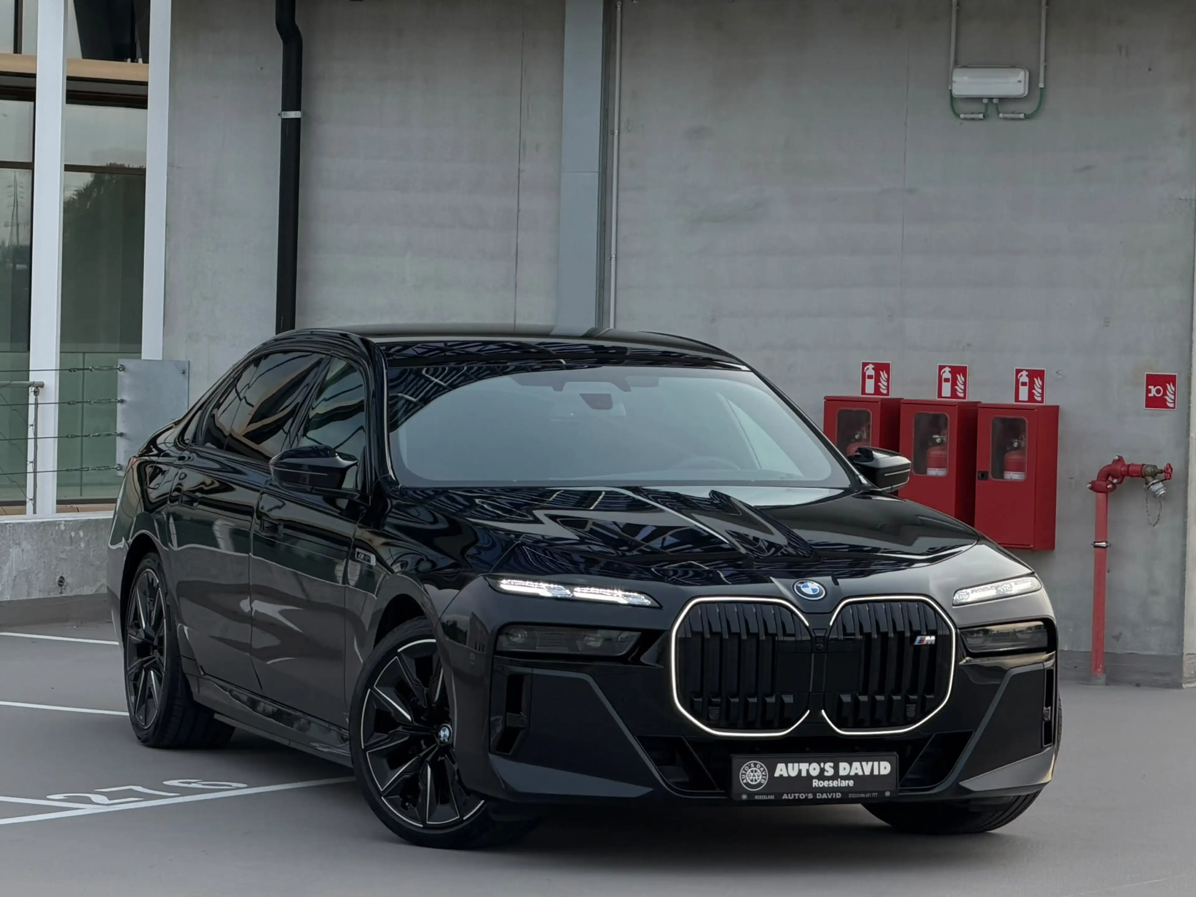 BMW 760 M760eXAS PHEV (420 kW) — photo 3