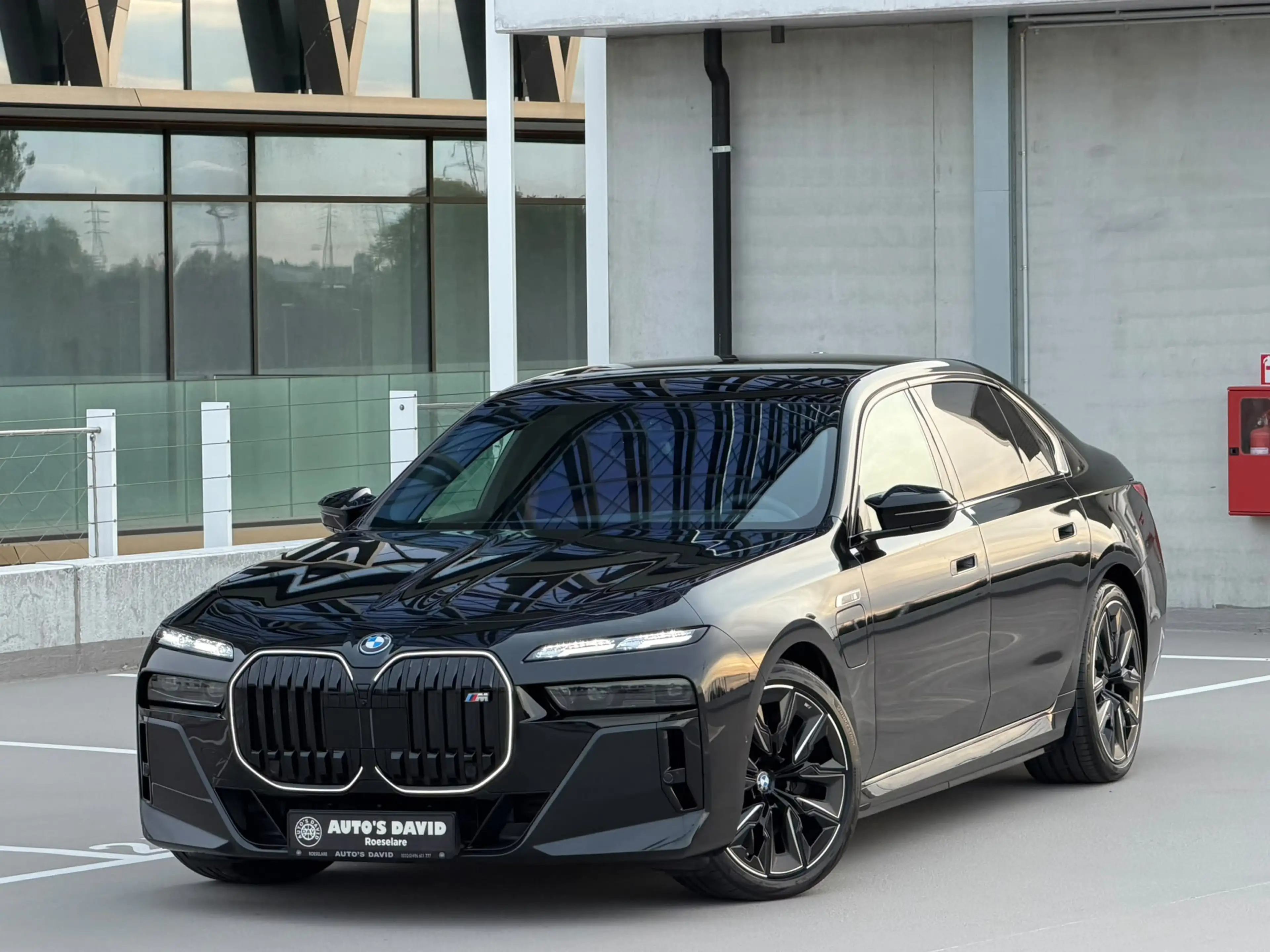 BMW 760 M760eXAS PHEV (420 kW)