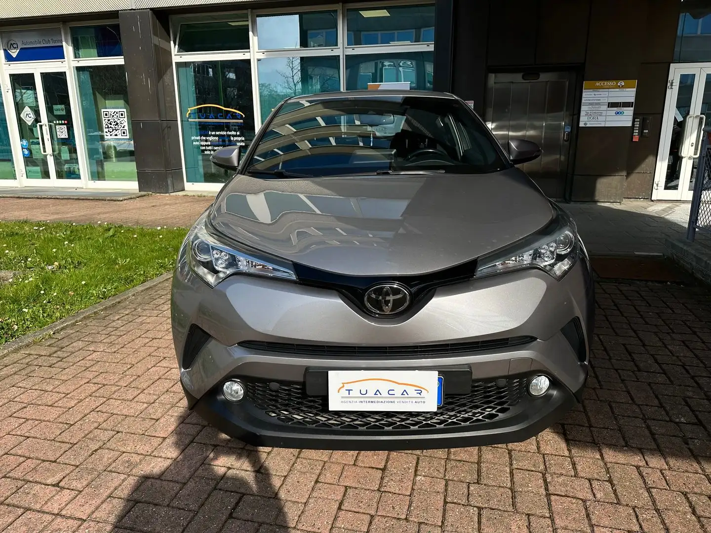 Toyota C-HR Active 1.2 Turbo Grigio - 2