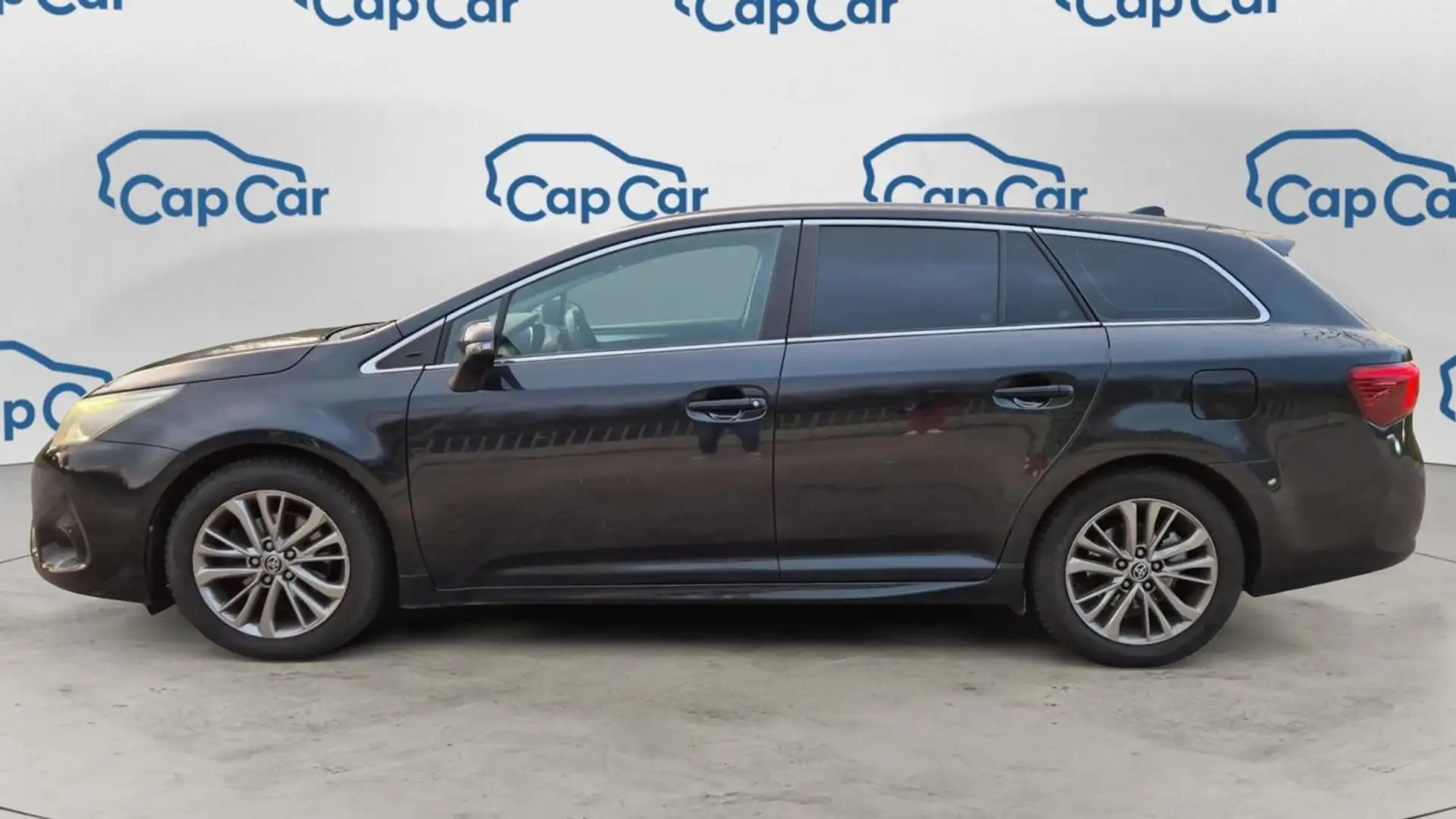 Toyota Avensis 2 1.6 D-4D 112 Dynamic - 5 places Noir - 2