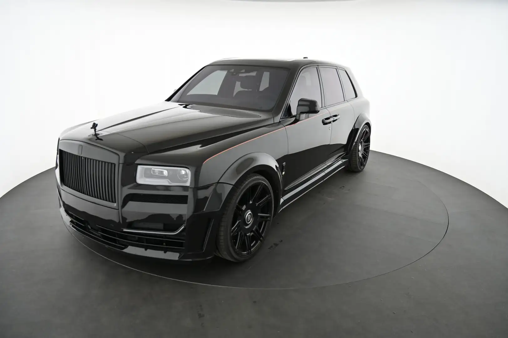 Rolls-Royce Cullinan BLACK BADGE NOVITEC OVERDOSE WIDEBODY Schwarz - 1