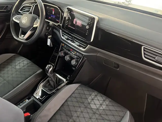 Volkswagen T-Roc view 22