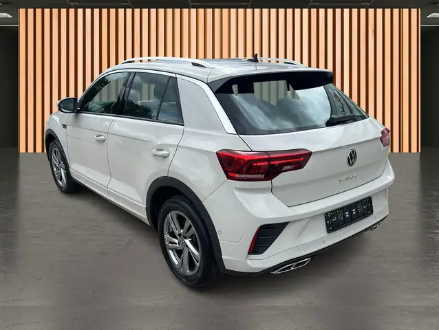 Volkswagen T-Roc view 4