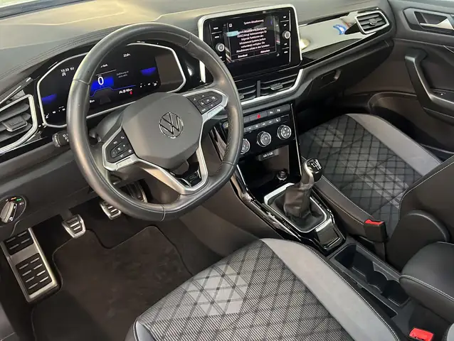 Volkswagen T-Roc view 7