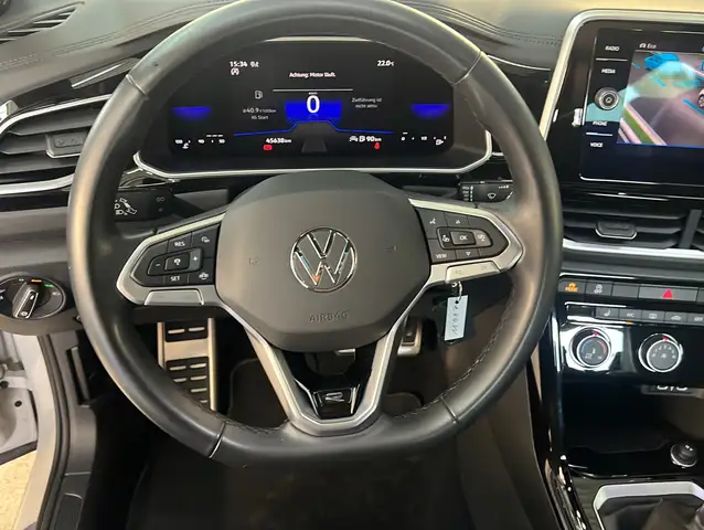Volkswagen T-Roc view 9