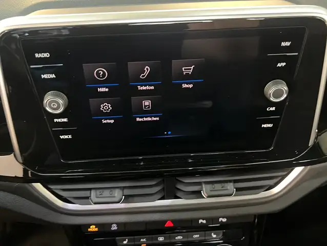Volkswagen T-Roc view 12