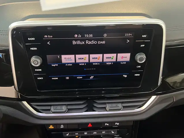 Volkswagen T-Roc view 14