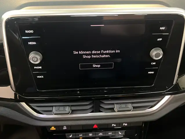 Volkswagen T-Roc view 13