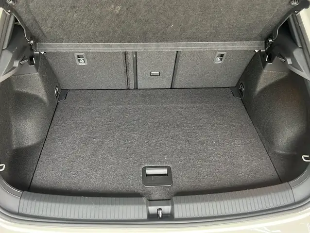 Volkswagen T-Roc view 20