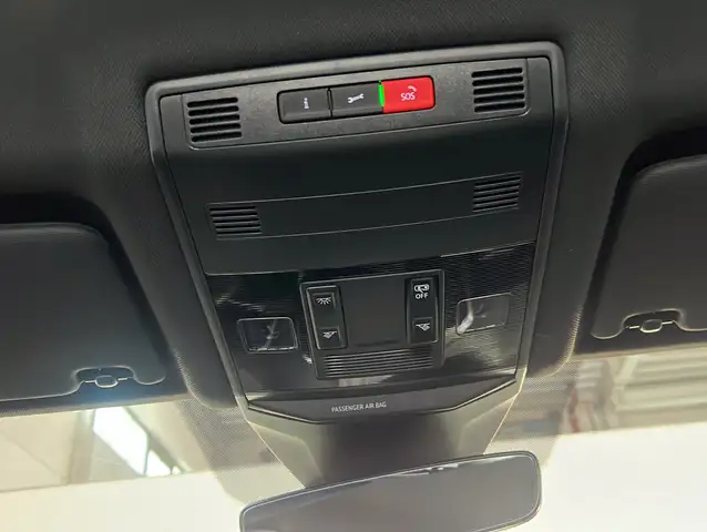 Volkswagen T-Roc view 16