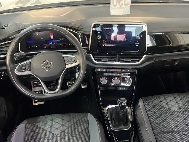 Volkswagen T-Roc view 3