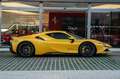 Ferrari SF90 Stradale Coupé Gelb - thumbnail 4