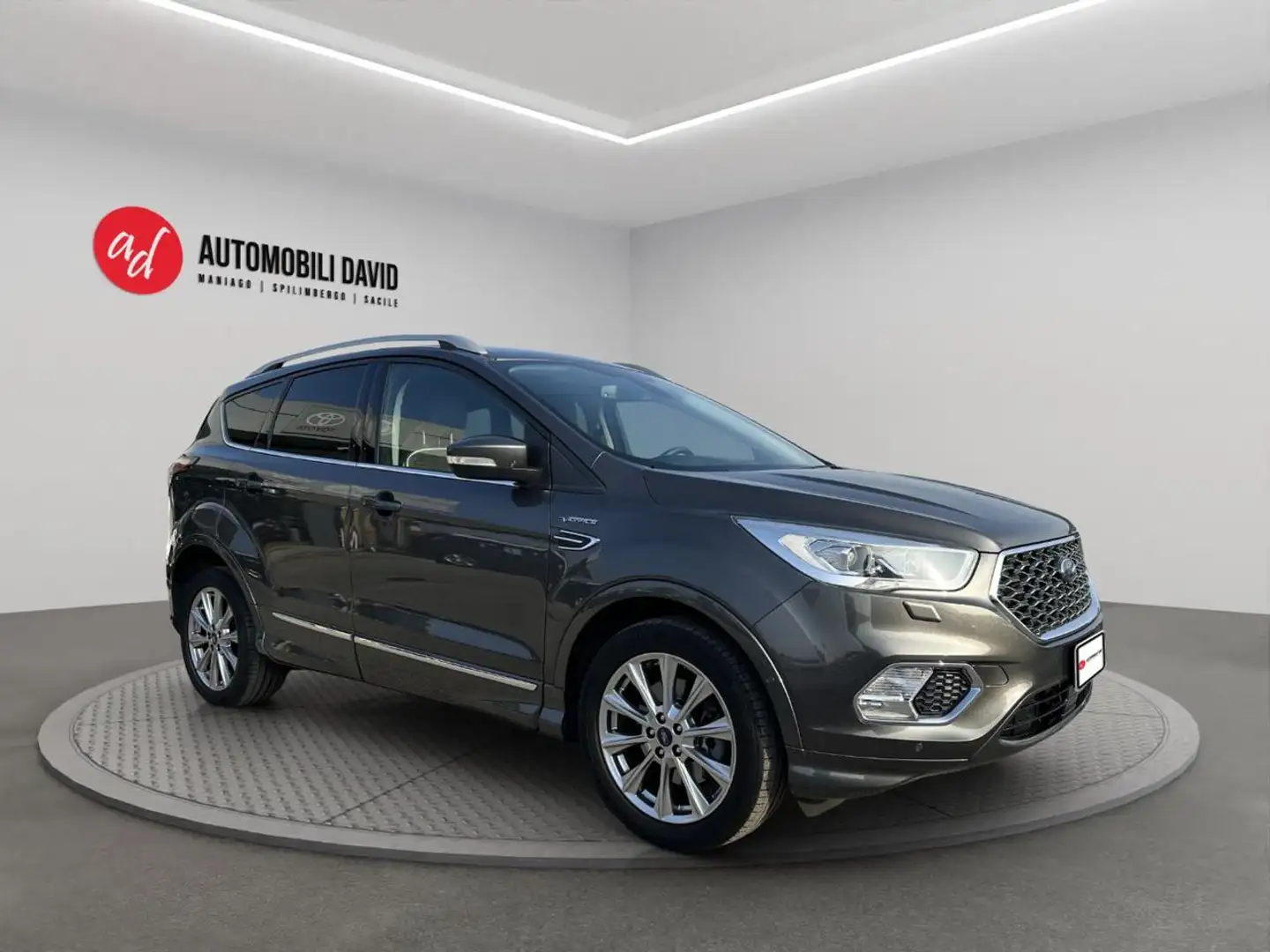 Ford Kuga 2.0 TDCI 150 CV S&S 4WD Vignale Grigio - 2