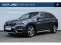 BMW X1 sDrive20i High Executive xLine Automaat / Panorama Gris - thumbnail 1