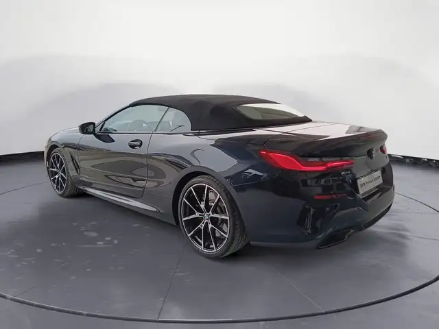 BMW 8 Series view 4