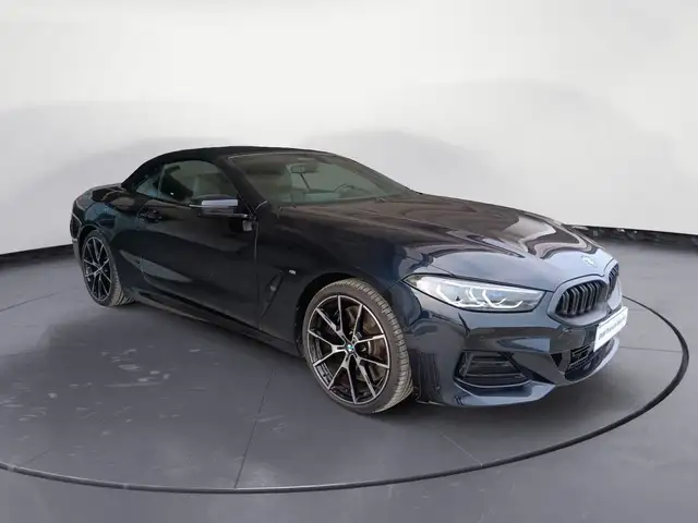 BMW 8 Series view 8