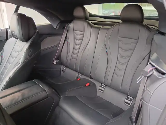 BMW 8 Series view 15