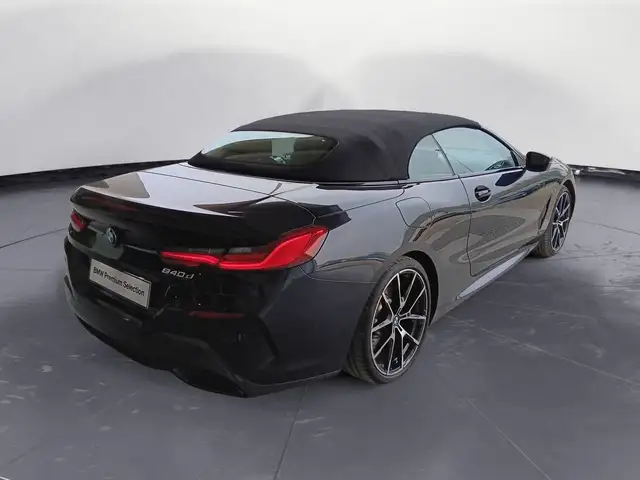 BMW 8 Series view 6