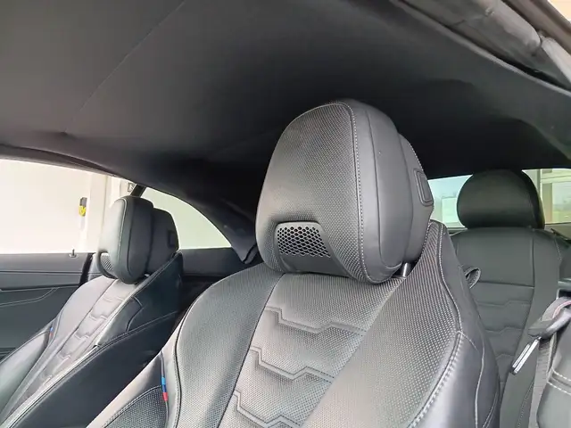 BMW 8 Series view 14