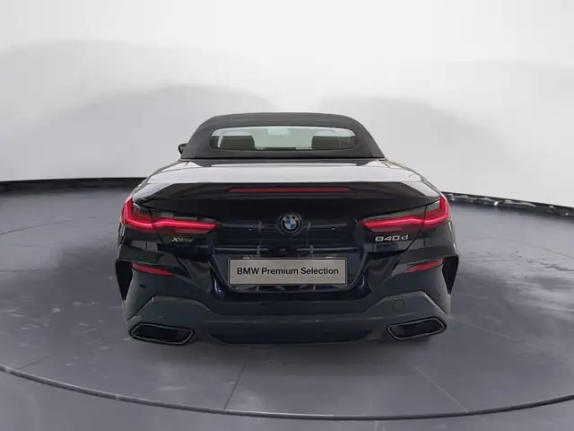 BMW 8 Series view 5
