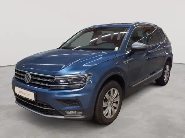 Volkswagen Tiguan view 2