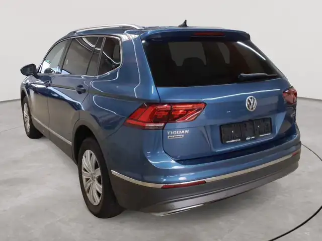 Volkswagen Tiguan view 5